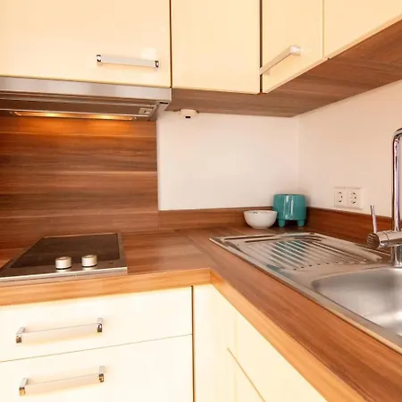 Lejlighed Exklusive 1-zimmer-wohnung In Ka-stadt