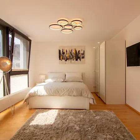 Lejlighed Exklusive 1-zimmer-wohnung In Ka-stadt *