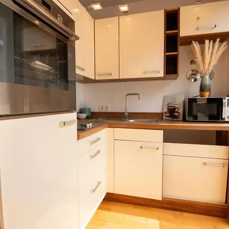 Lejlighed Exklusive 1-zimmer-wohnung In Ka-stadt