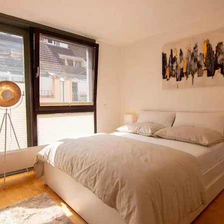 Exklusive 1-zimmer-wohnung In Ka-stadt