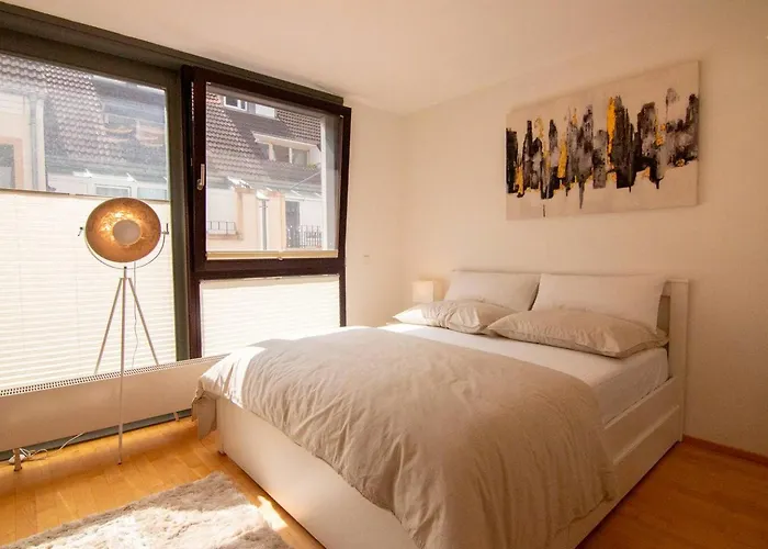 Exklusive 1-zimmer-wohnung In Ka-stadt